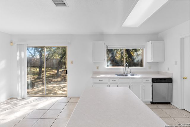 9150 Dover, San Antonio, TX 78250