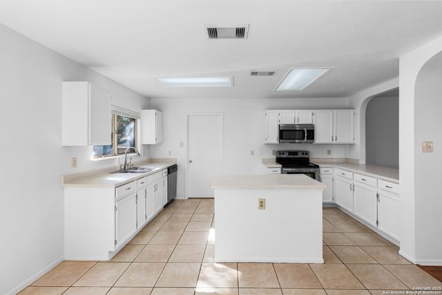 9150 Dover, San Antonio, TX 78250