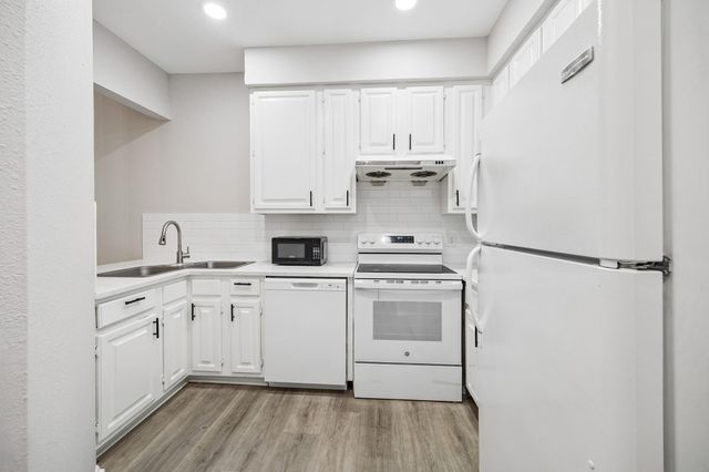 2211 S Braeswood Blvd 22C, Houston, TX 77030
