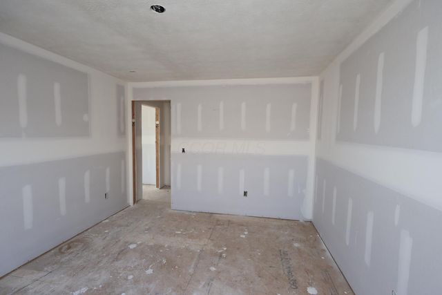 1030 Dawsons Drive, Hebron, OH 43025