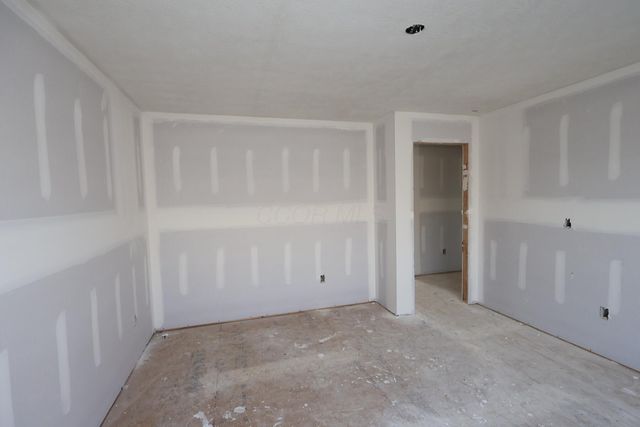 1030 Dawsons Drive, Hebron, OH 43025
