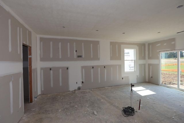 1030 Dawsons Drive, Hebron, OH 43025