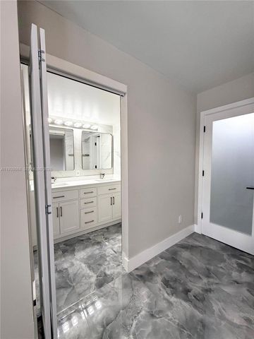 4930 E Sabal Palm Boulevard 206, Tamarac, FL 33319