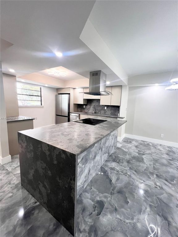 4930 E Sabal Palm Boulevard 206, Tamarac, FL 33319
