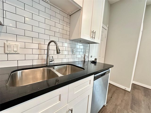 225 N Everton Street 4, Houston, TX 77003