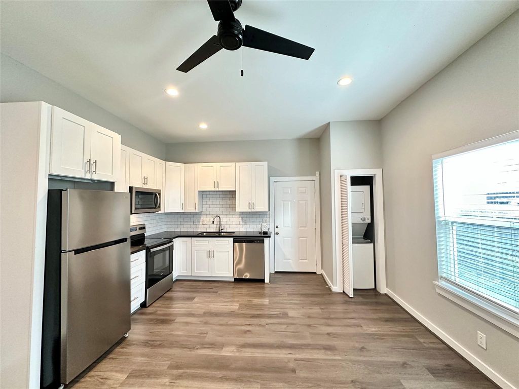 225 N Everton Street 4, Houston, TX 77003