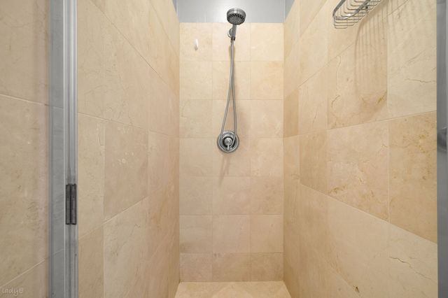 2323 W MONTROSE Avenue 2W, Chicago, IL 60618