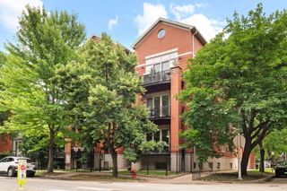 2323 W MONTROSE Avenue 2W, Chicago, IL 60618