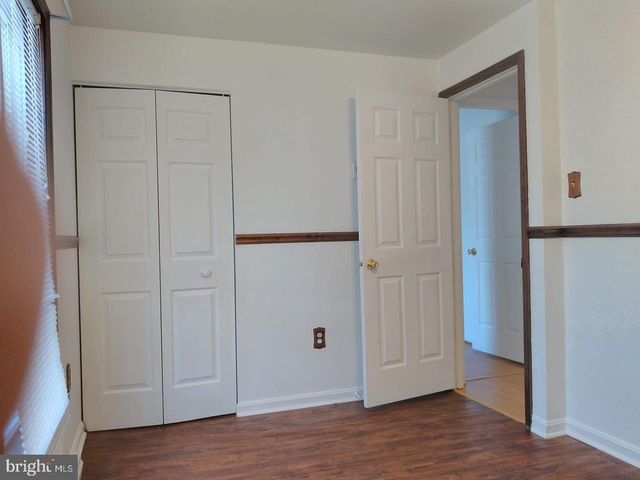 320 E HIGH ST, Clayton, NJ 08312