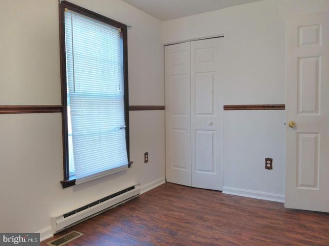 320 E HIGH ST, Clayton, NJ 08312