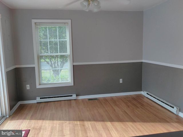 320 E HIGH ST, Clayton, NJ 08312