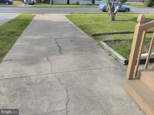 320 E HIGH ST, Clayton, NJ 08312