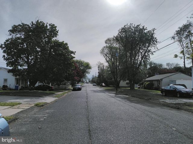 320 E HIGH ST, Clayton, NJ 08312