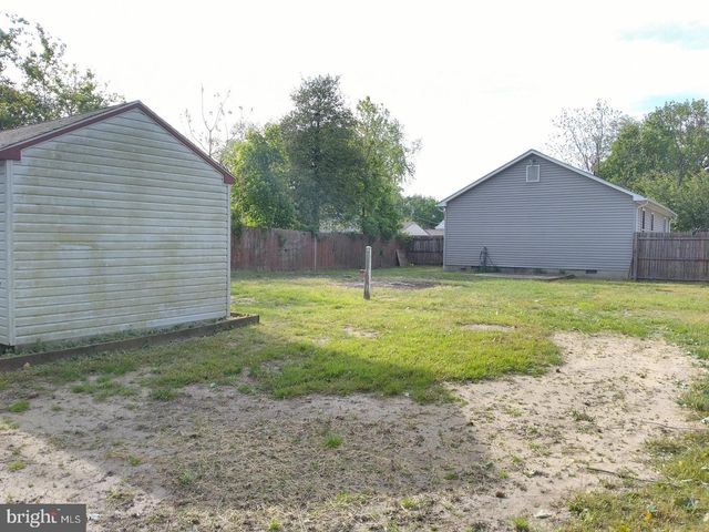 320 E HIGH ST, Clayton, NJ 08312