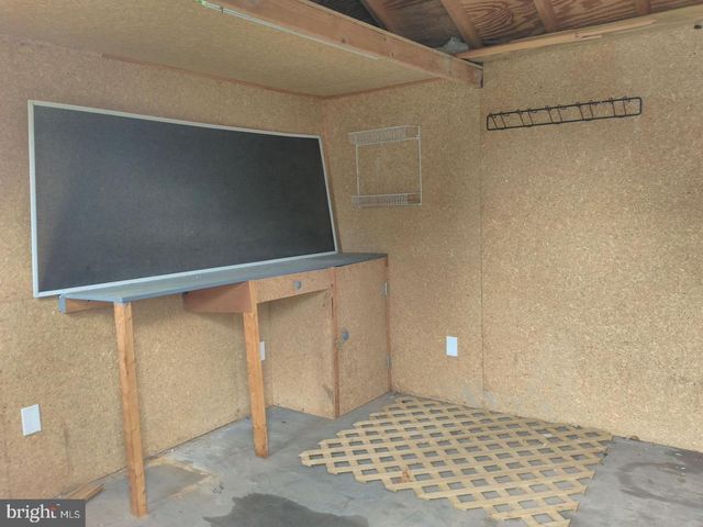 320 E HIGH ST, Clayton, NJ 08312