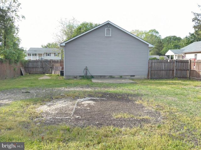 320 E HIGH ST, Clayton, NJ 08312