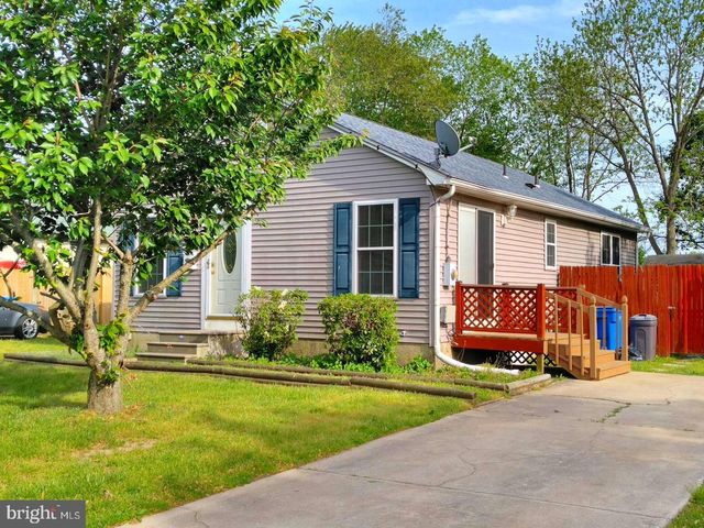 320 E HIGH ST, Clayton, NJ 08312