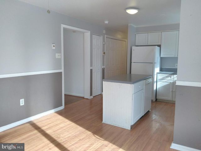 320 E HIGH ST, Clayton, NJ 08312