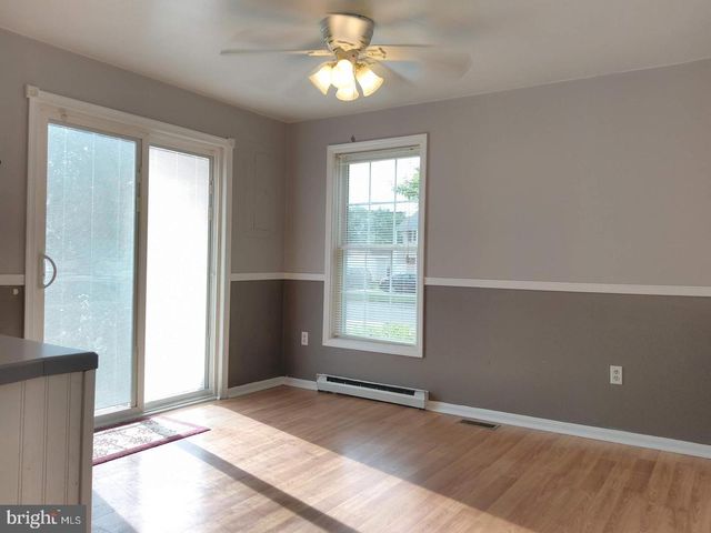 320 E HIGH ST, Clayton, NJ 08312