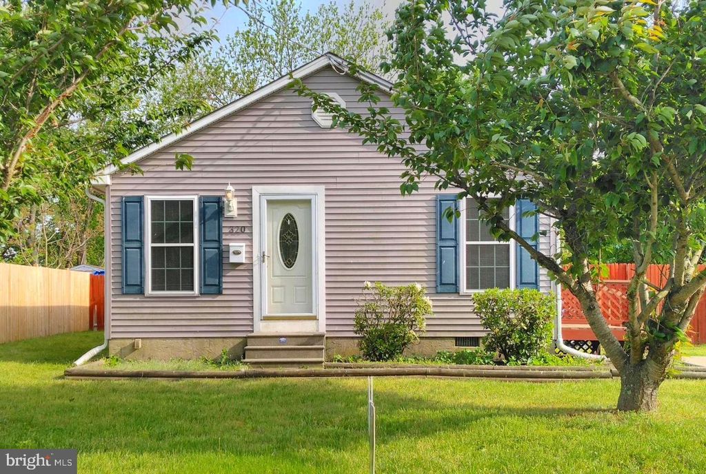 320 E HIGH ST, Clayton, NJ 08312