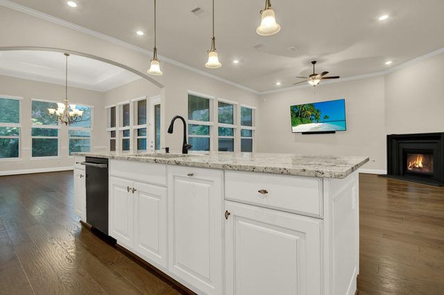 510 Blossom Cove Court, Pinehurst, TX 77362