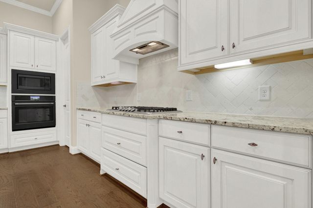 510 Blossom Cove Court, Pinehurst, TX 77362