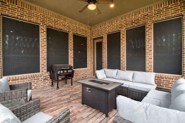 510 Blossom Cove Court, Pinehurst, TX 77362