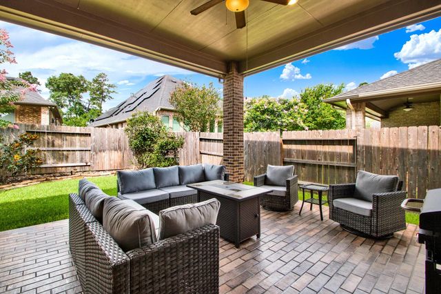 510 Blossom Cove Court, Pinehurst, TX 77362