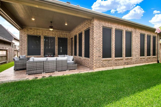 510 Blossom Cove Court, Pinehurst, TX 77362