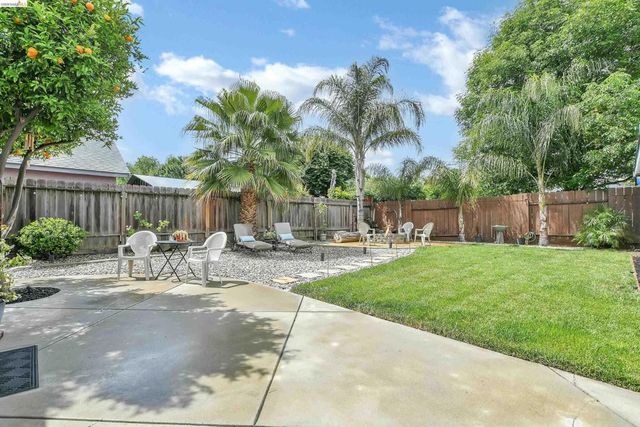 37 Beach Dr, Bay Point, CA 94565