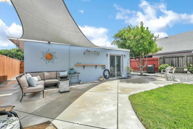 37 Beach Dr, Bay Point, CA 94565