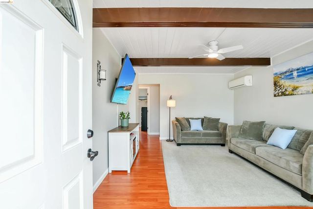 37 Beach Dr, Bay Point, CA 94565