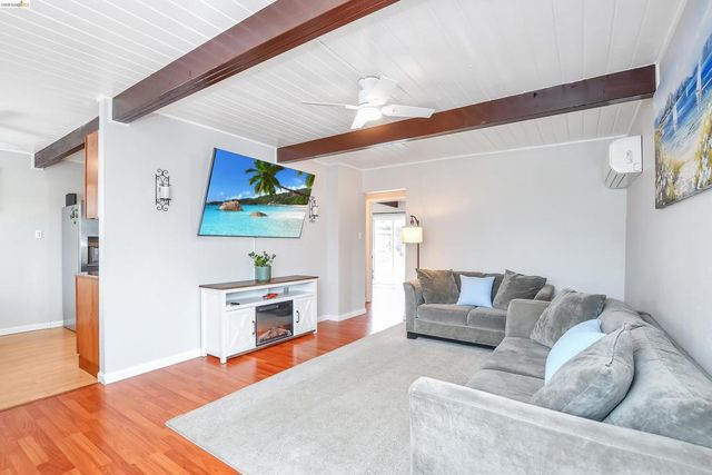 37 Beach Dr, Bay Point, CA 94565