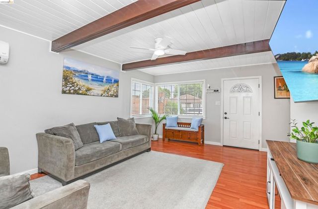 37 Beach Dr, Bay Point, CA 94565