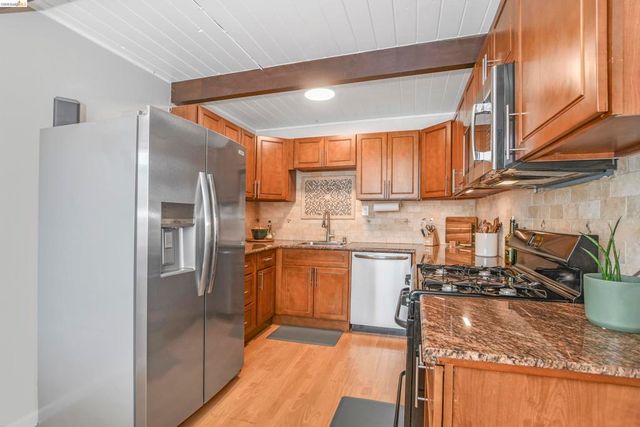 37 Beach Dr, Bay Point, CA 94565