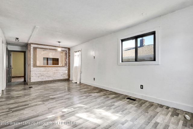 709 Jessop Avenue, Lansing, MI 48910