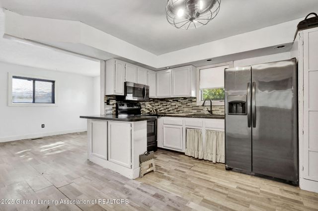 709 Jessop Avenue, Lansing, MI 48910