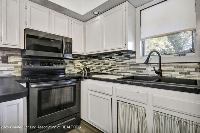 709 Jessop Avenue, Lansing, MI 48910