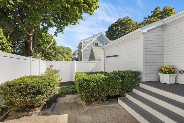 7 Puritan Rd, Danvers, MA 01923