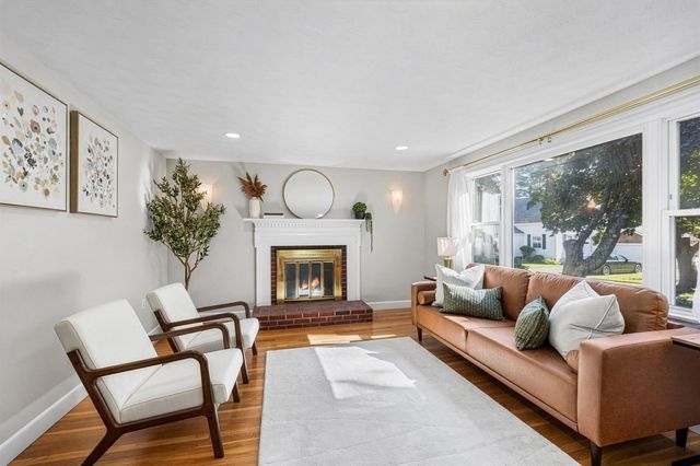 7 Puritan Rd, Danvers, MA 01923