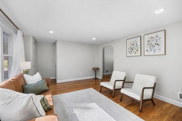 7 Puritan Rd, Danvers, MA 01923