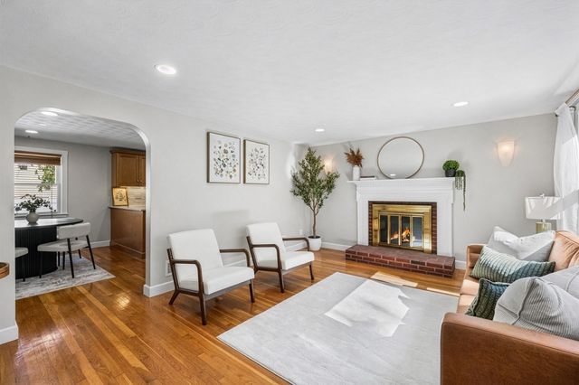 7 Puritan Rd, Danvers, MA 01923