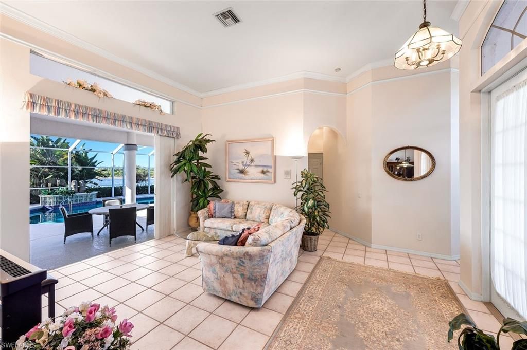 Image 5 of property listing at 4640 NW 33rd TER, Cape Coral, FL 33993