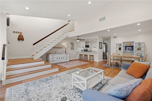 5676 E Los Angeles, Simi Valley, CA 93063