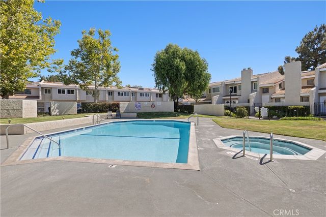 5676 E Los Angeles, Simi Valley, CA 93063