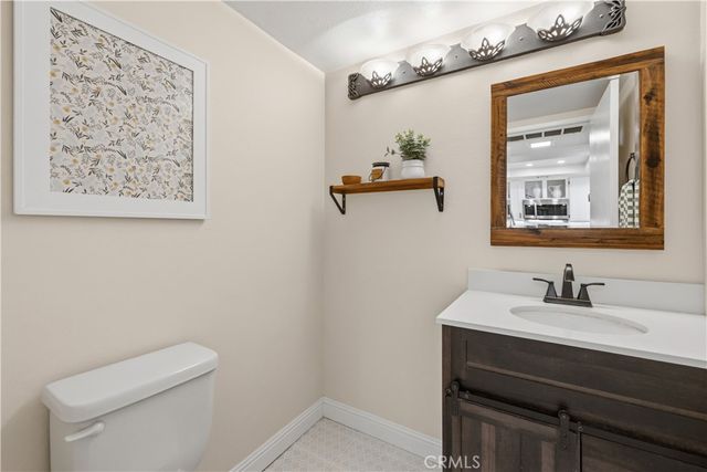 5676 E Los Angeles, Simi Valley, CA 93063