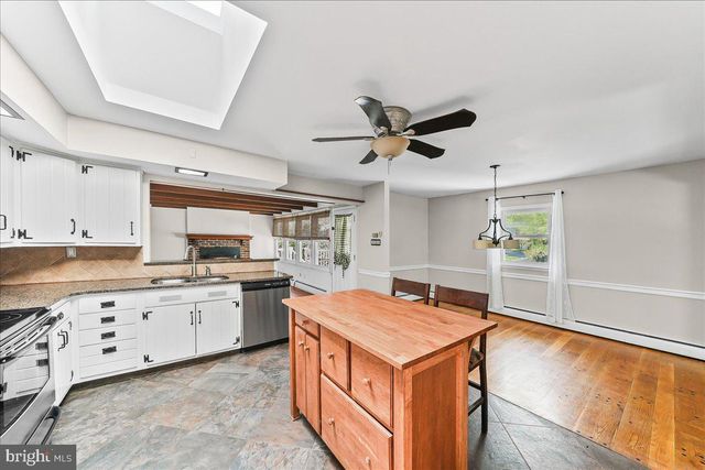 225 CHESTNUT ST, Newtown Square, PA 19073