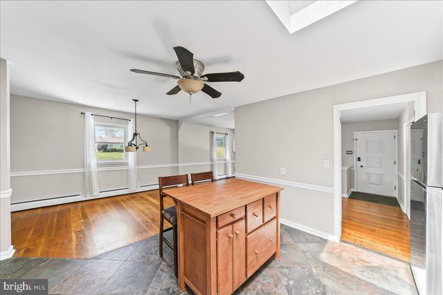 225 CHESTNUT ST, Newtown Square, PA 19073