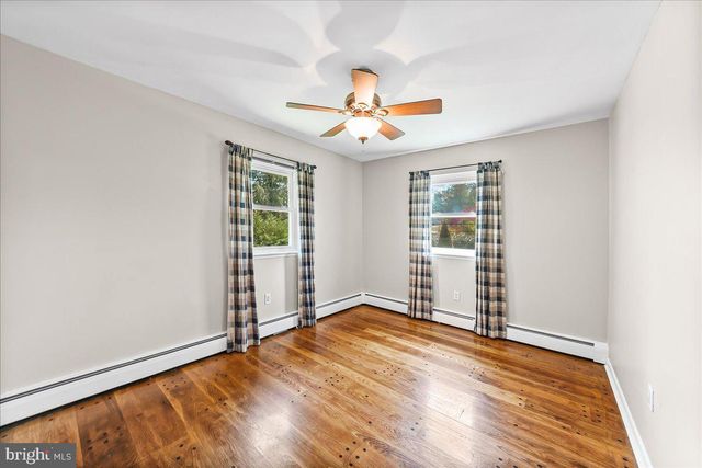 225 CHESTNUT ST, Newtown Square, PA 19073