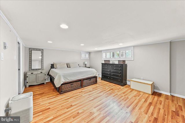 225 CHESTNUT ST, Newtown Square, PA 19073